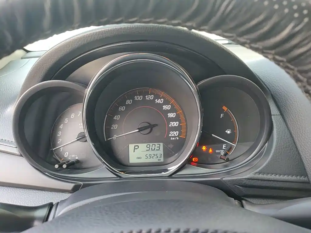 Toyota Yaris L — миниатюра 12