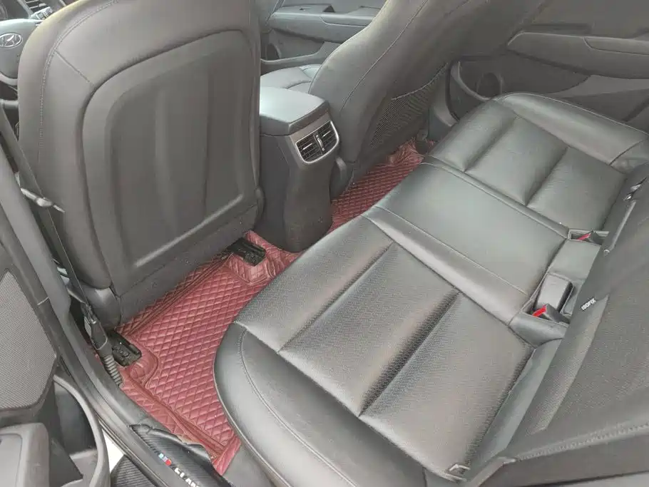 Hyundai Elantra — миниатюра 9