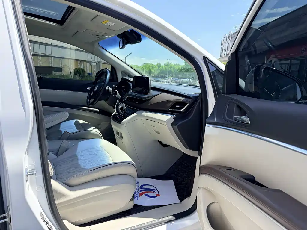 Buick GL8 2023 Luxury