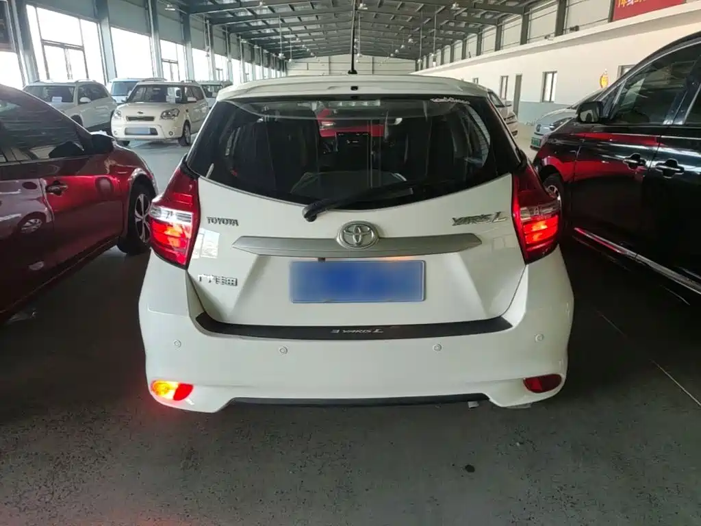 Toyota Yaris L — миниатюра 6