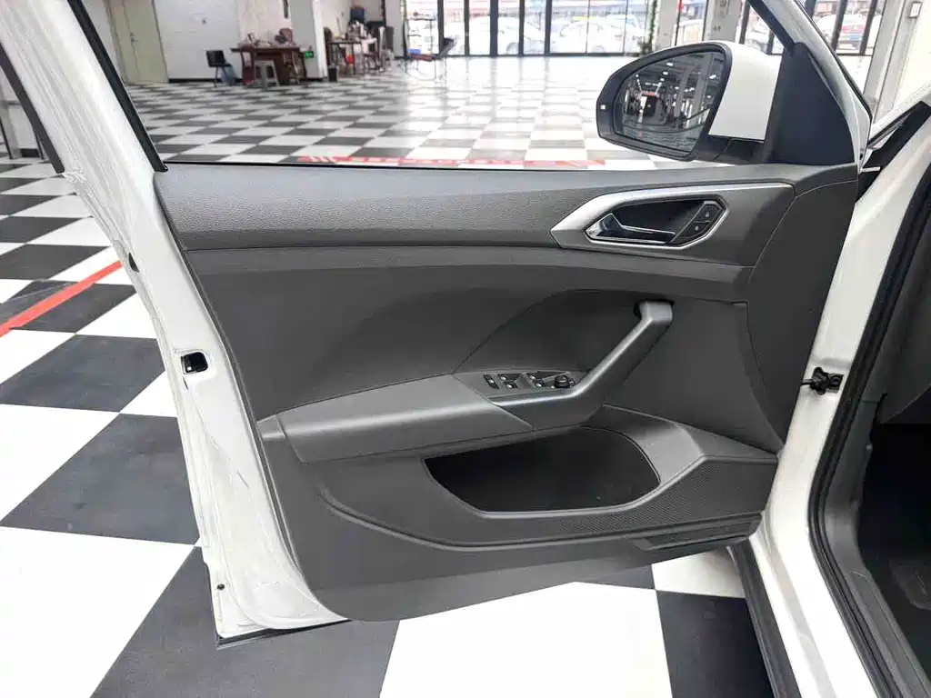 Volkswagen T-Cross — миниатюра 6