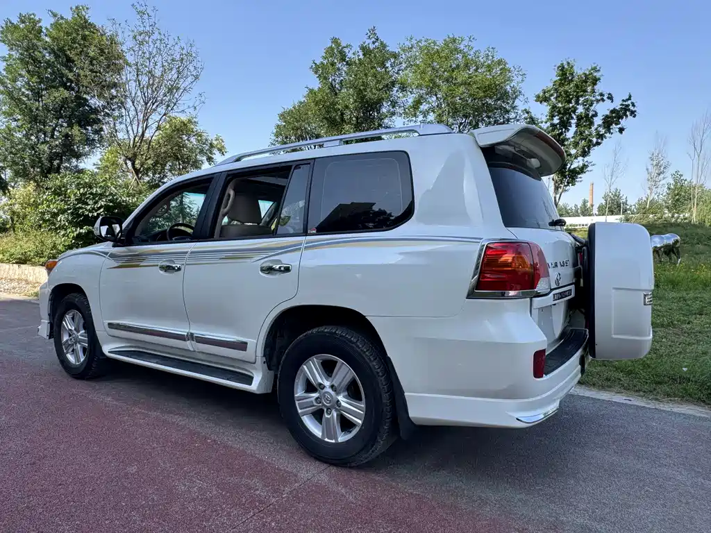 Toyota Land Cruiser 2015 5.7L