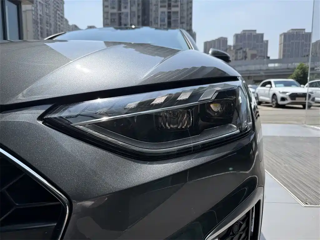 Audi A4L id 4622367 из Китая 11