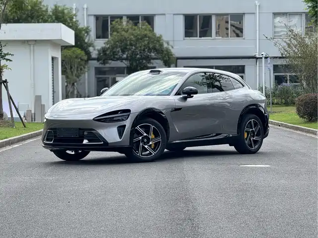 XIAOMI CAR XIAOMI YU7 2025