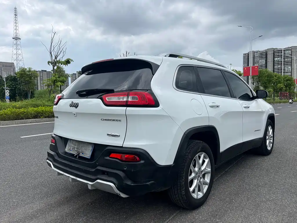 Jeep Cherokee 2.0L Superior Edition, фото 8