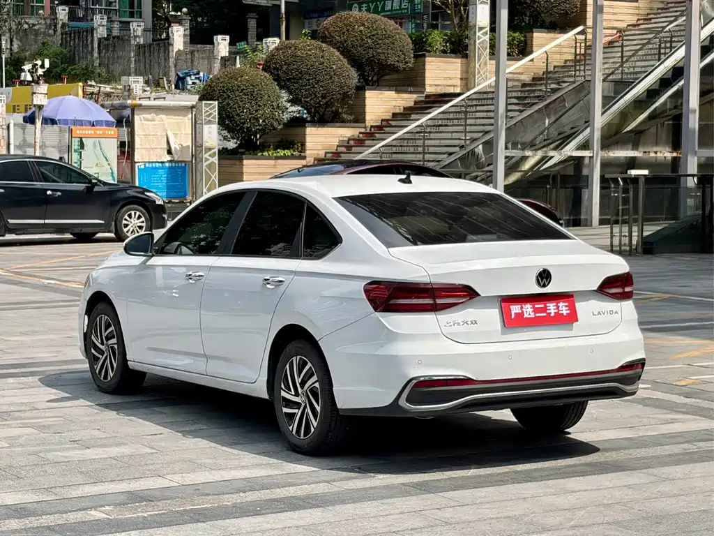 Volkswagen Lavida — миниатюра 9