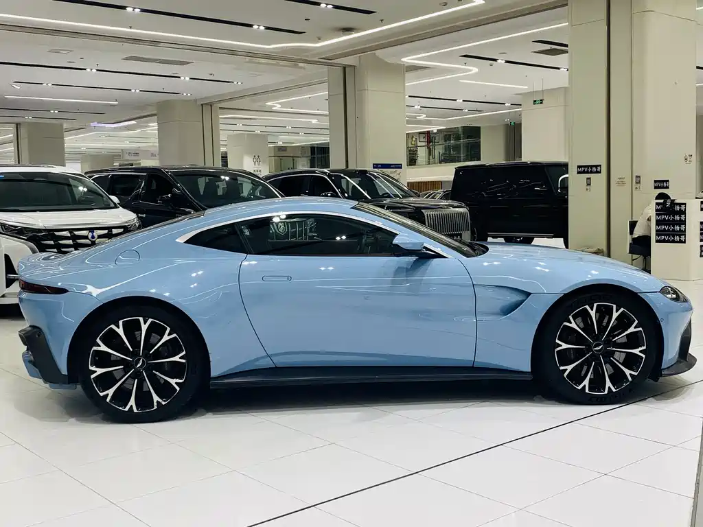 Aston Martin V8 Vantage — миниатюра 11