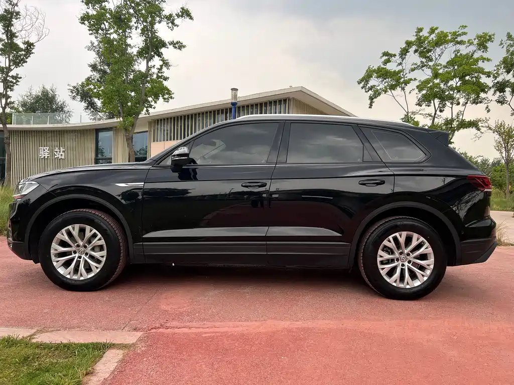 Volkswagen Touareg — миниатюра 2