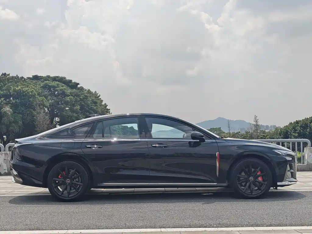 Hongqi Hongqi H6 — миниатюра 4