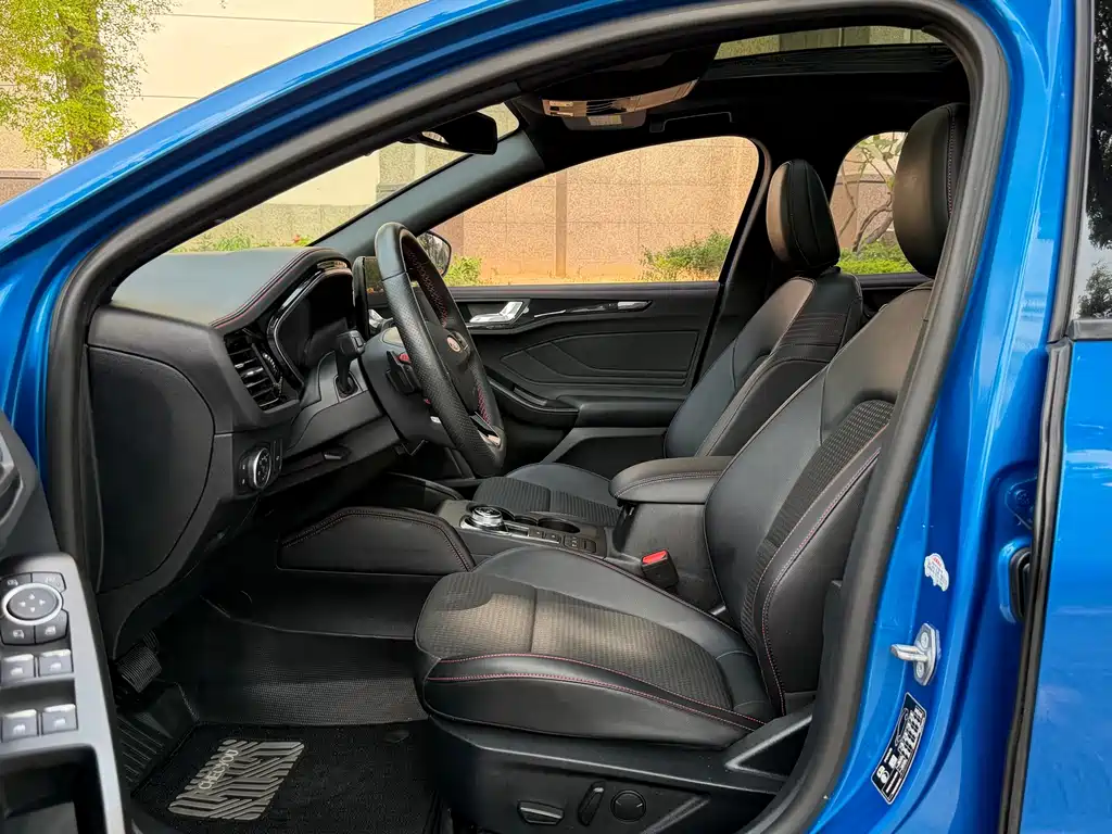 Ford Focus — миниатюра 4