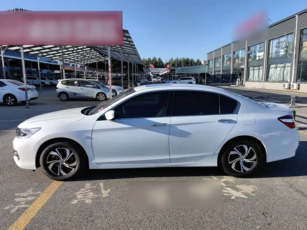 Honda Accord — миниатюра 13