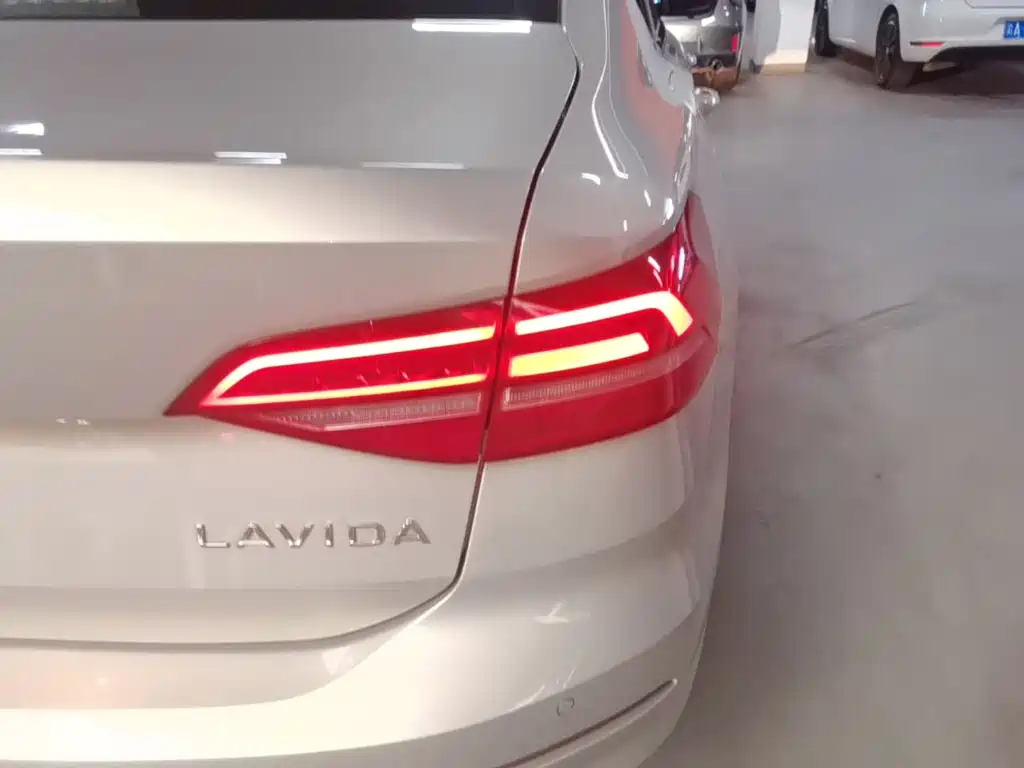 Volkswagen Lavida — миниатюра 8
