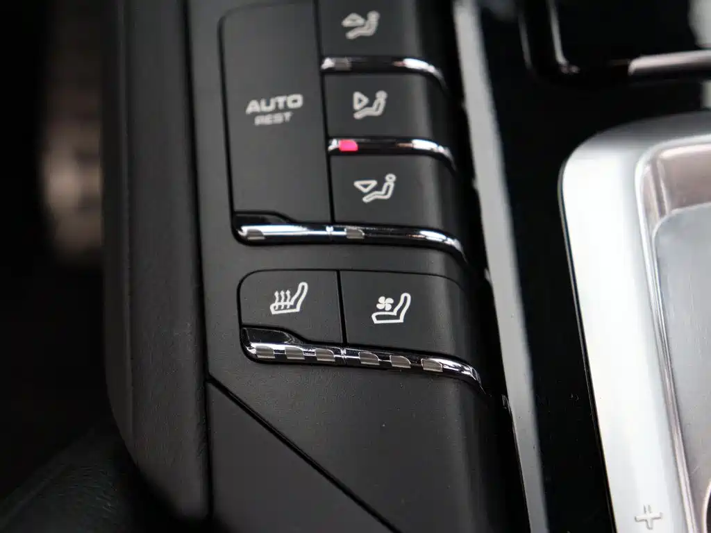 Porsche Cayenne — миниатюра 19