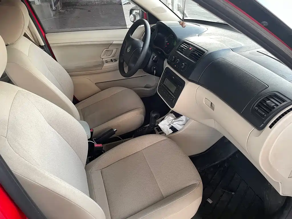Skoda Fabia 2011 1.4L AT
