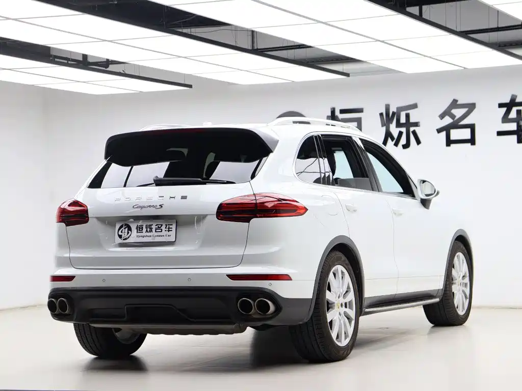 Porsche Cayenne — миниатюра 29