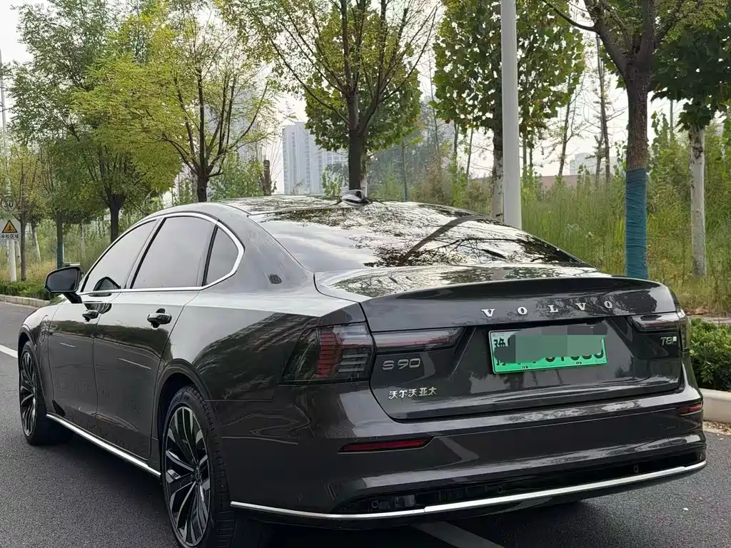 Volvo S90 PHEV — миниатюра 22