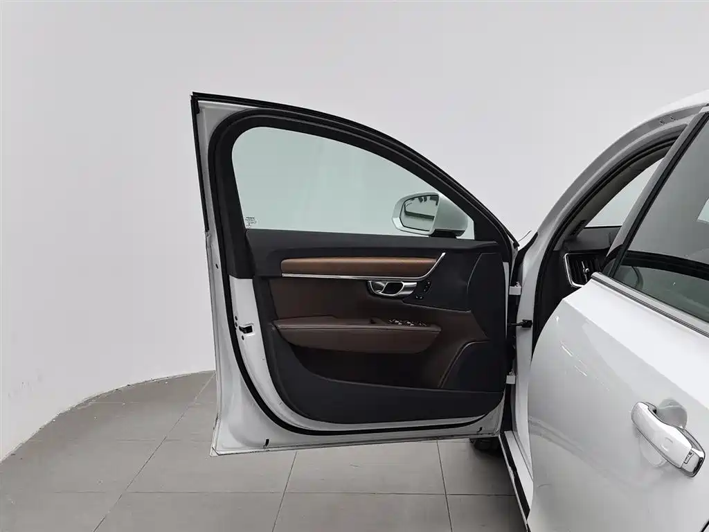 Volvo S90 2018 T5
