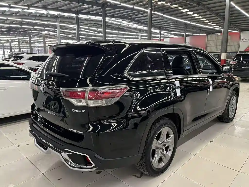 Toyota Highlander 2015 2.0T Luxury 7 мест