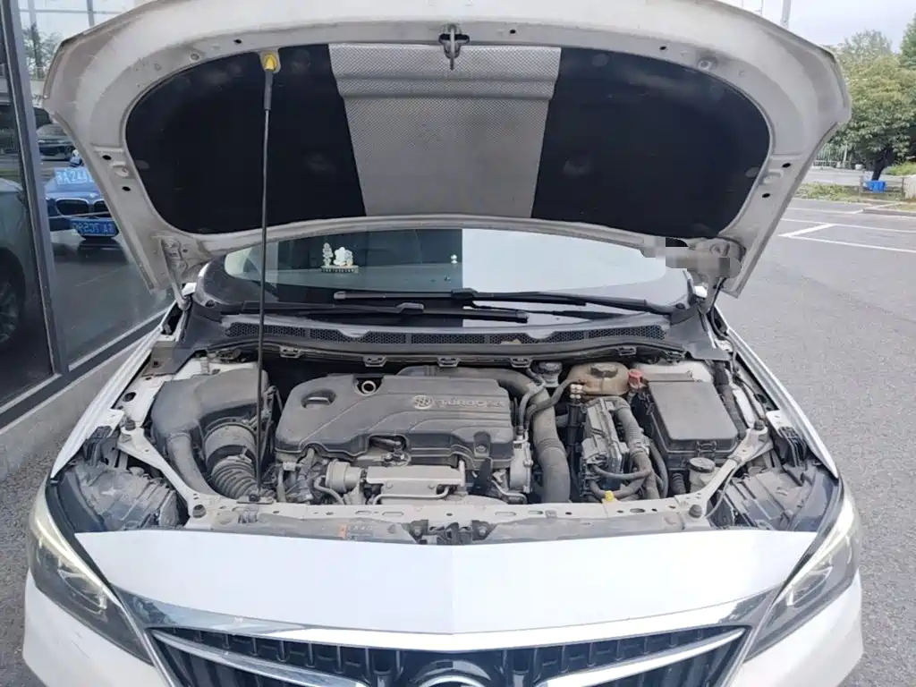Buick Verano — миниатюра 11