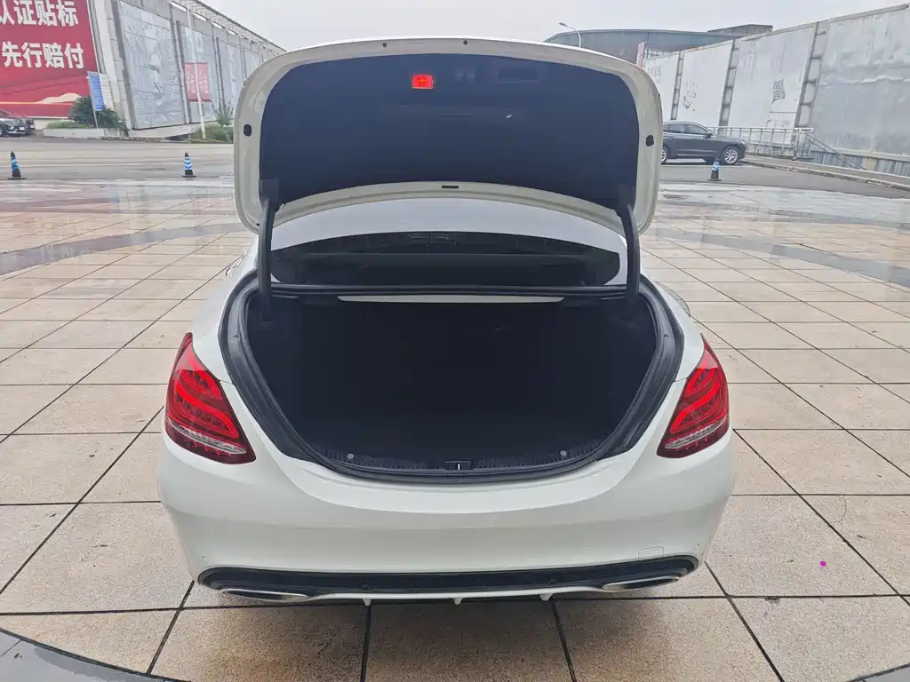 Mercedes-Benz C-Class — миниатюра 13