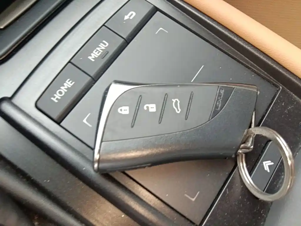 Lexus ES — миниатюра 9