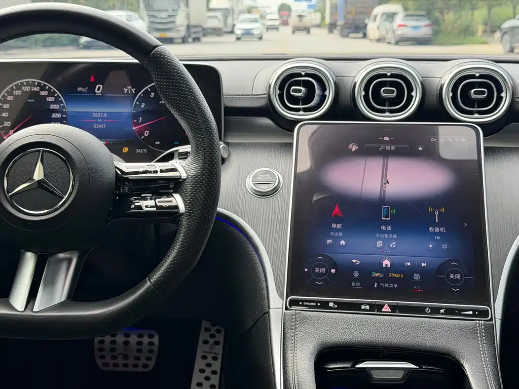 Mercedes-Benz C-Class — миниатюра 13