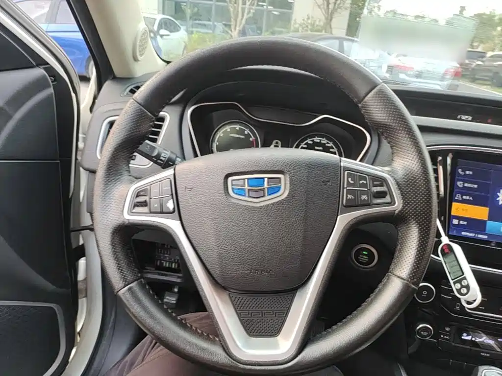 Geely Vision X6 — миниатюра 11