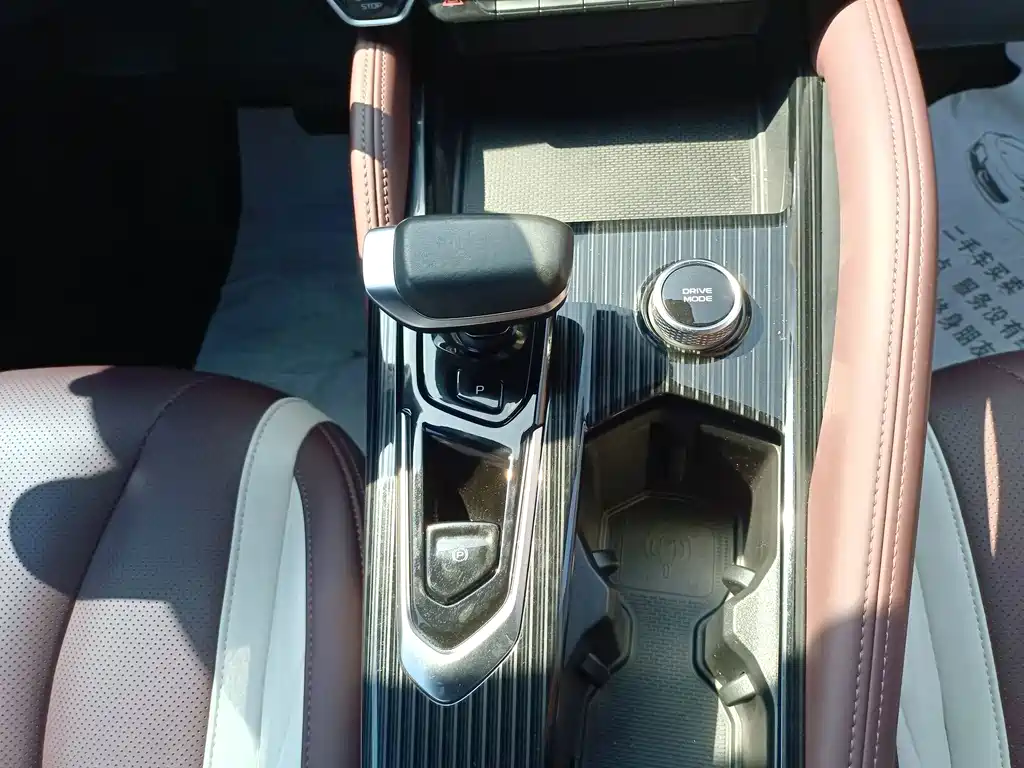 Geely Xingyue L — миниатюра 11