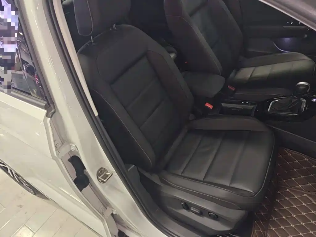 Volkswagen T-Roc — миниатюра 25
