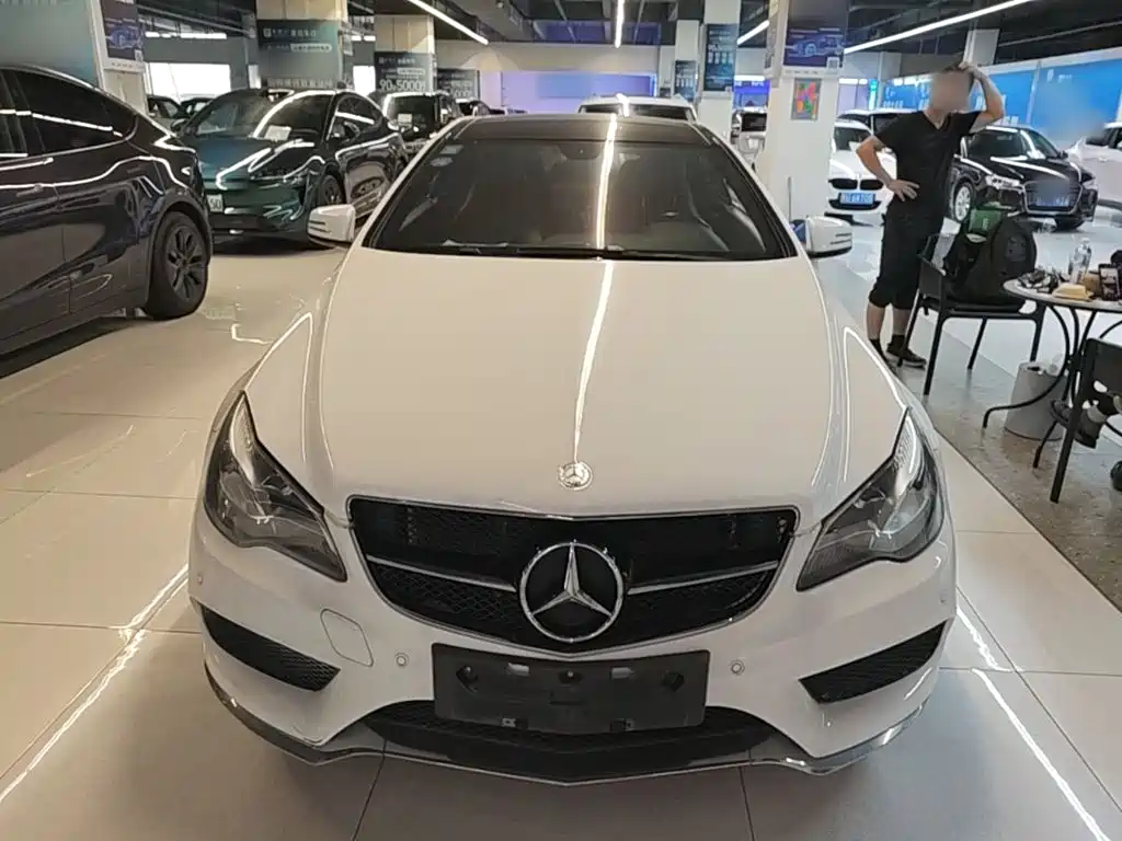 Mercedes-Benz E-Class (Import) — миниатюра 3