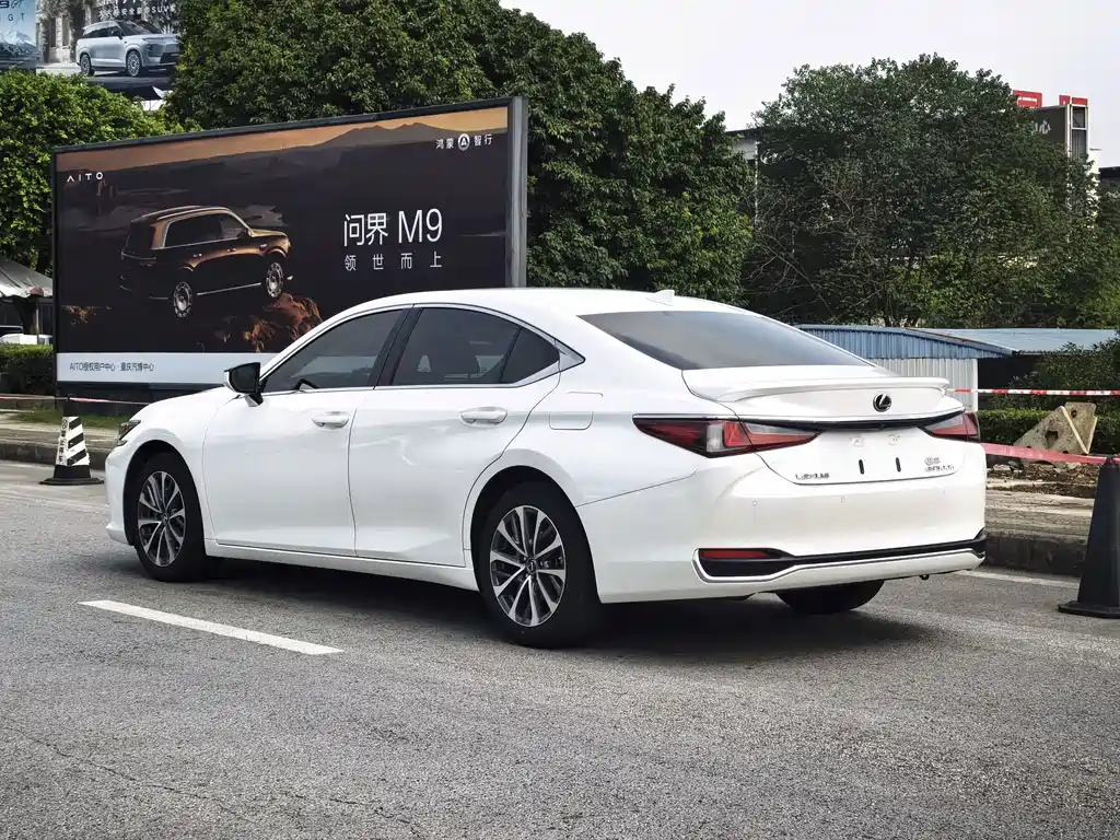 Lexus ES — миниатюра 3