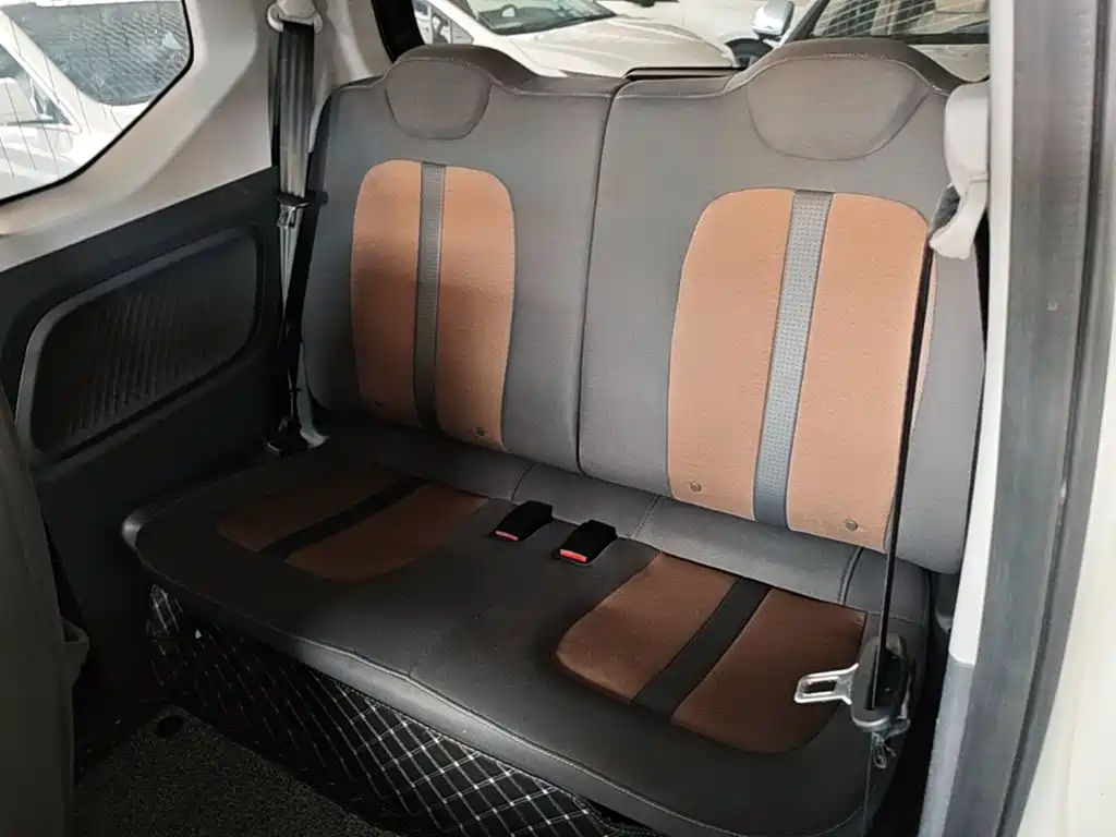 Wuling MINIEV — миниатюра 17