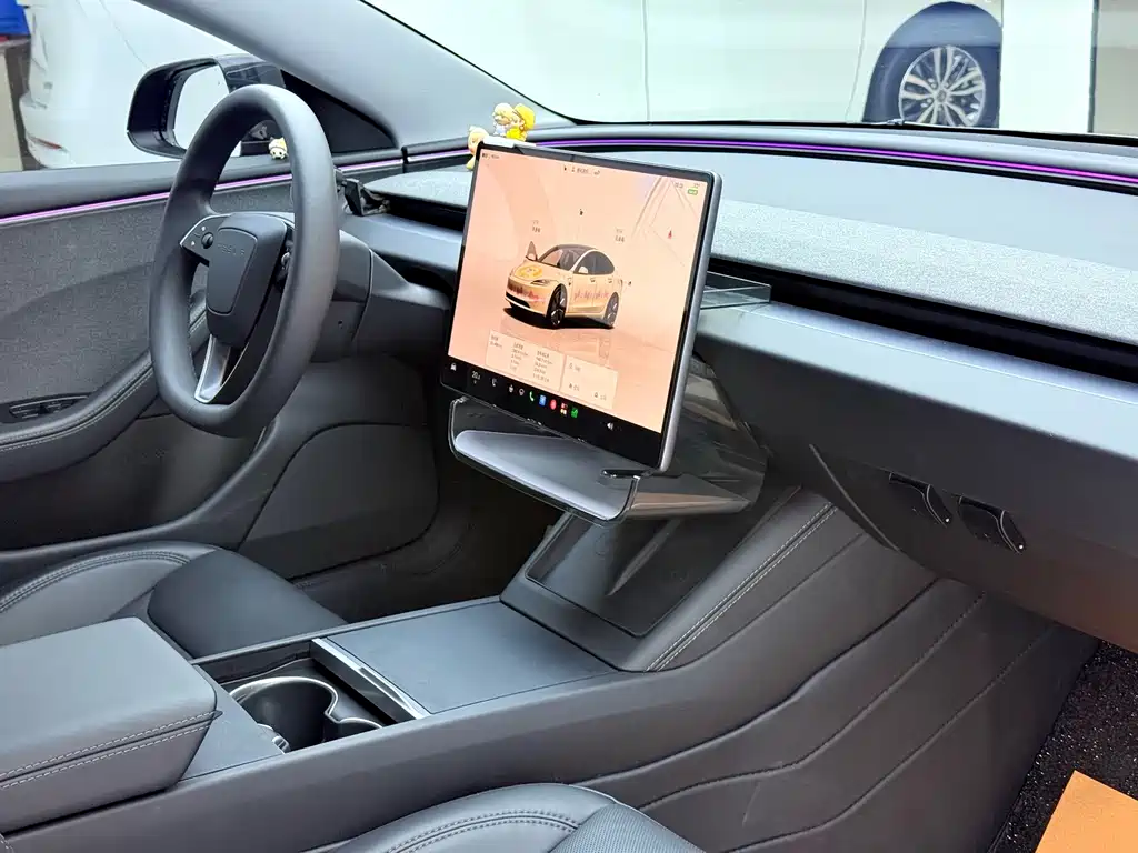 Tesla Model 3 — миниатюра 6