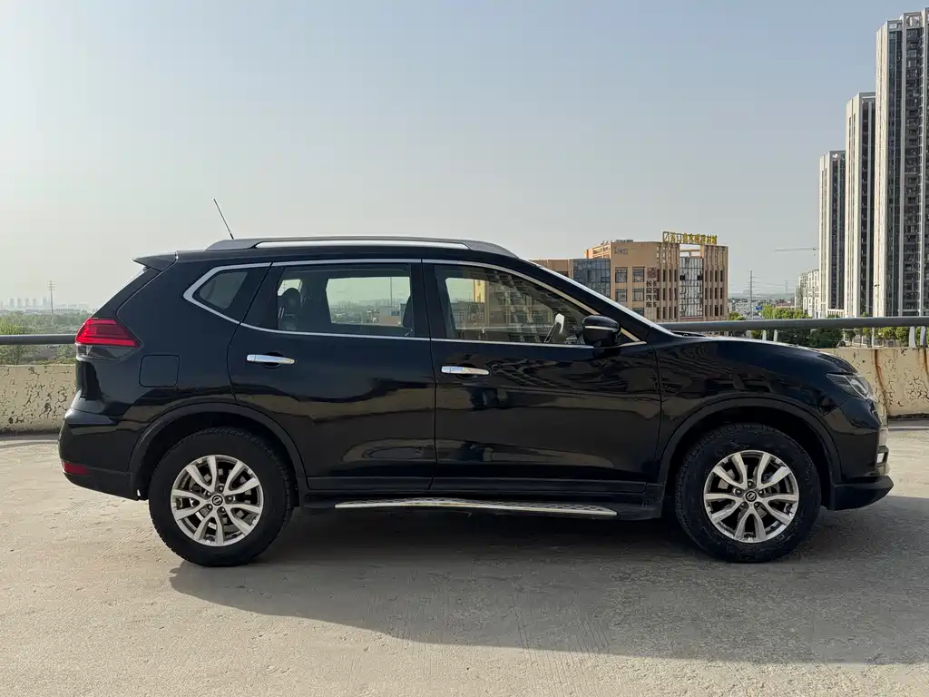 Nissan X-Trail 2017 2.0L CVT Fashion 2WD