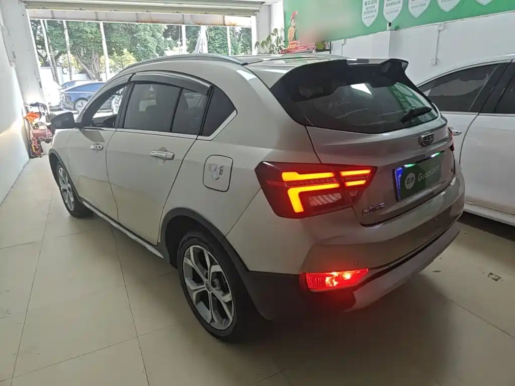 Geely Vision S1 — миниатюра 5
