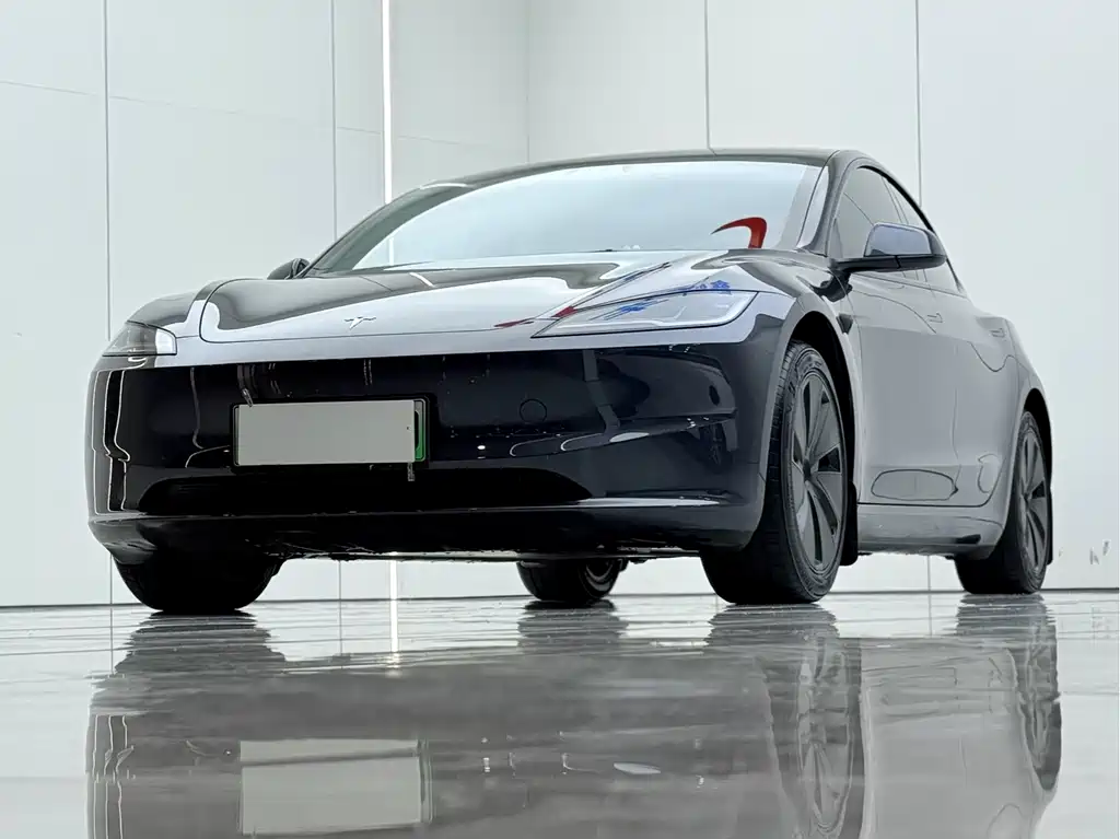 Tesla Model 3 — миниатюра 2
