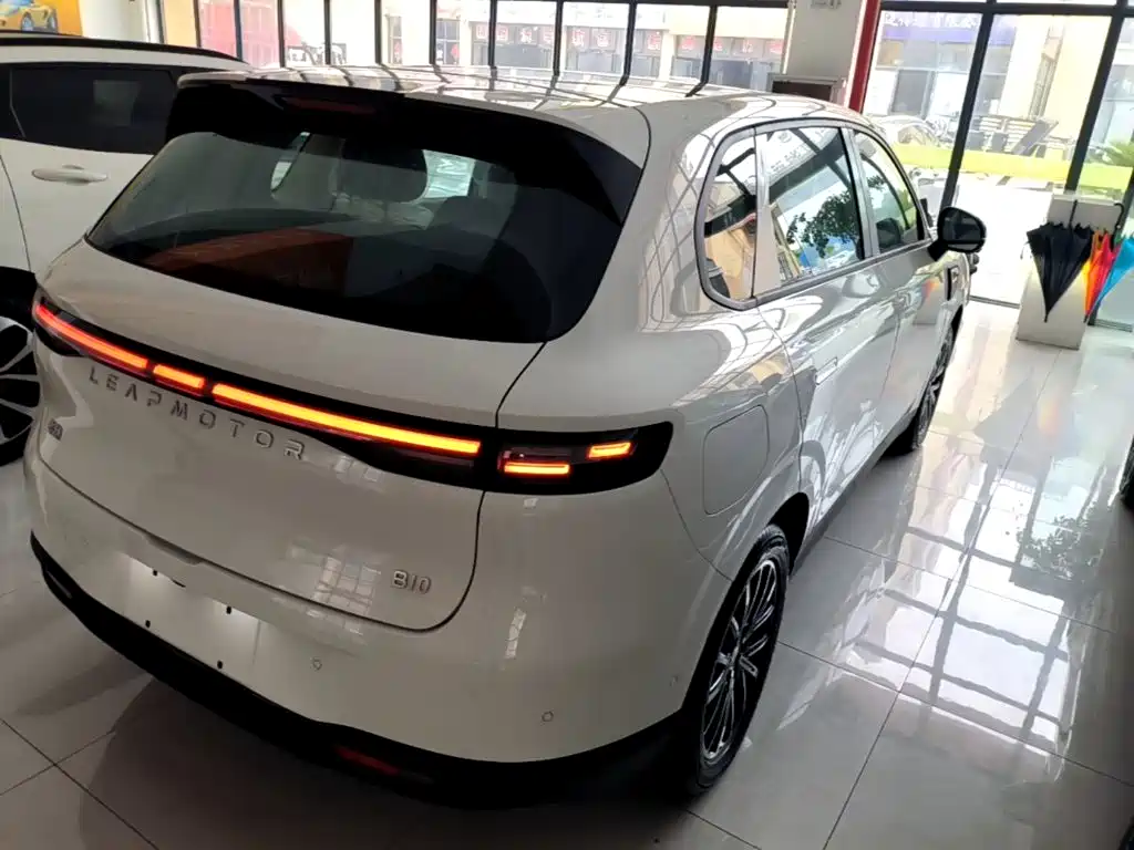 Leapmotor Leapmotor B10 — миниатюра 7