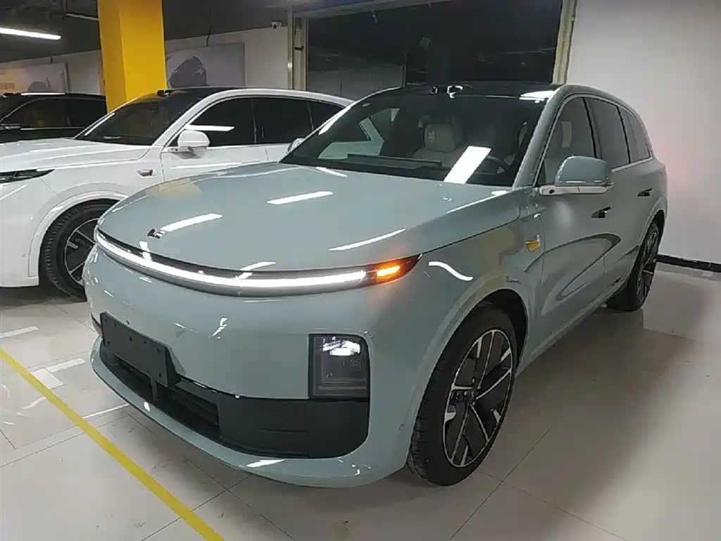 Li Auto Li L6 2025