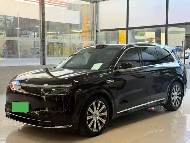 AITO ASK THE WORLD M8 2025