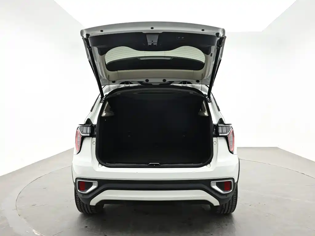 Lynk & Co 01 — миниатюра 5