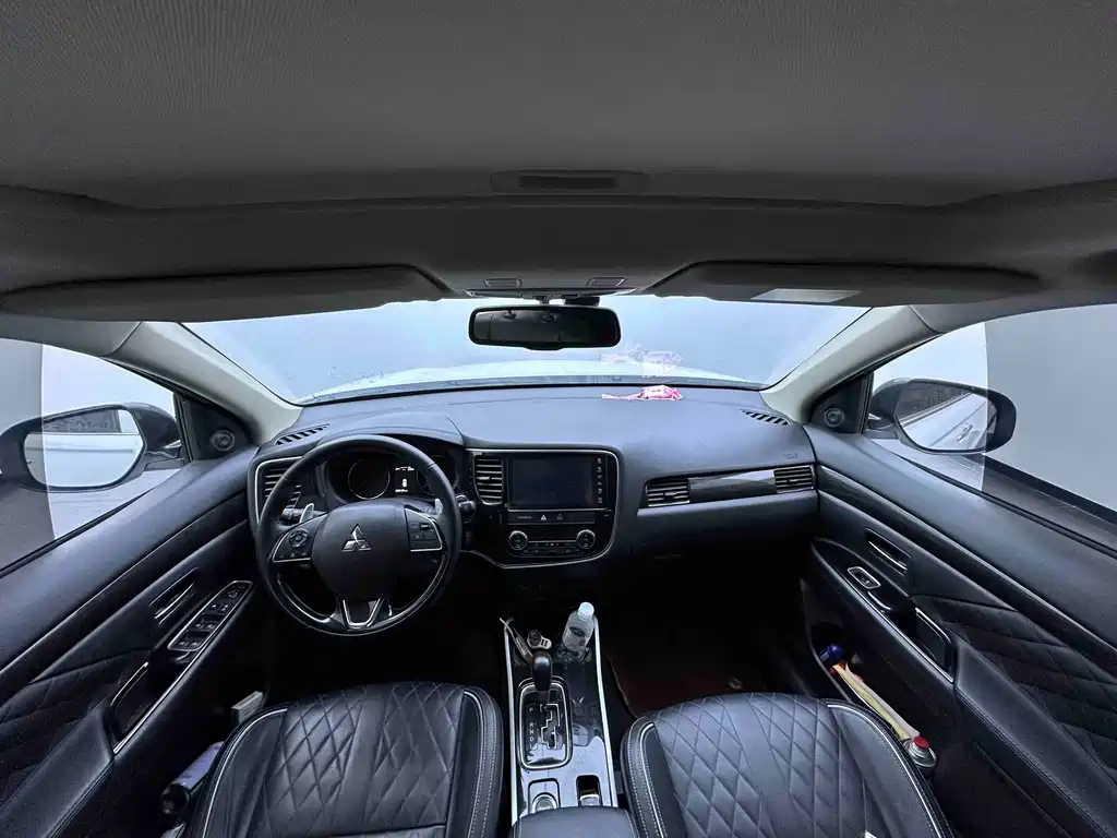 Mitsubishi Outlander — миниатюра 4