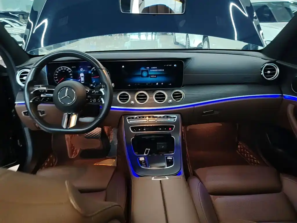 Mercedes-Benz E-Class — миниатюра 10
