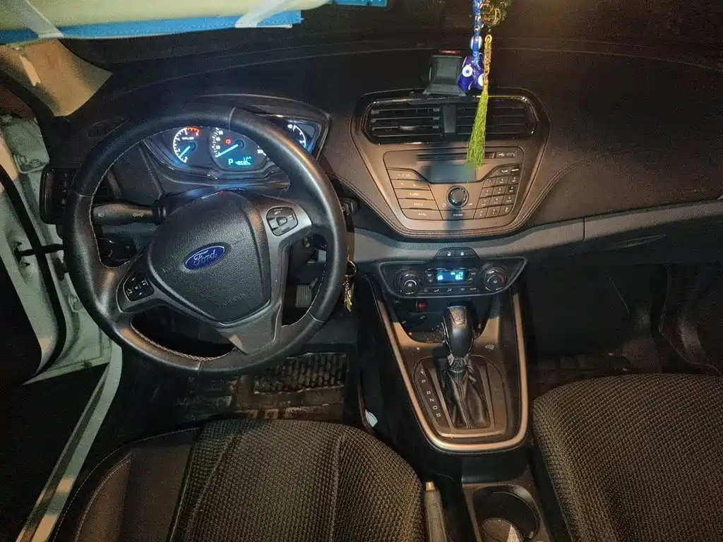 Ford Escort — миниатюра 10