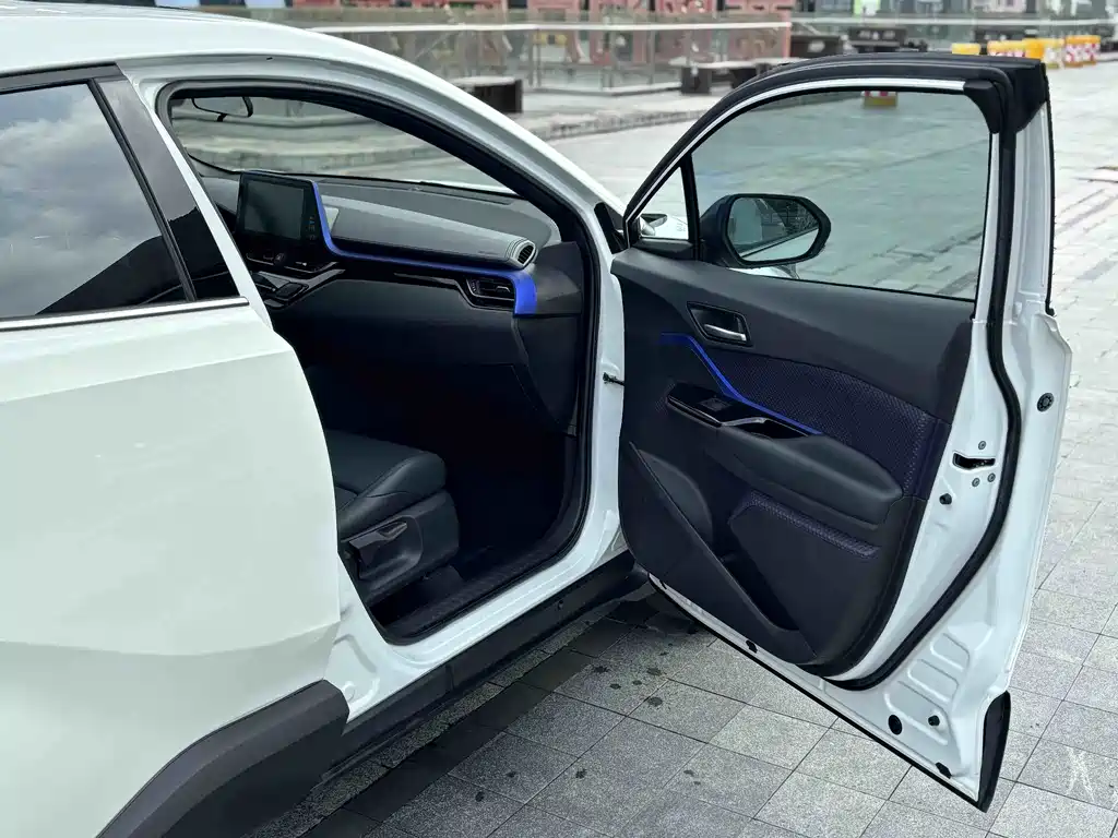 Toyota C-HR — миниатюра 11
