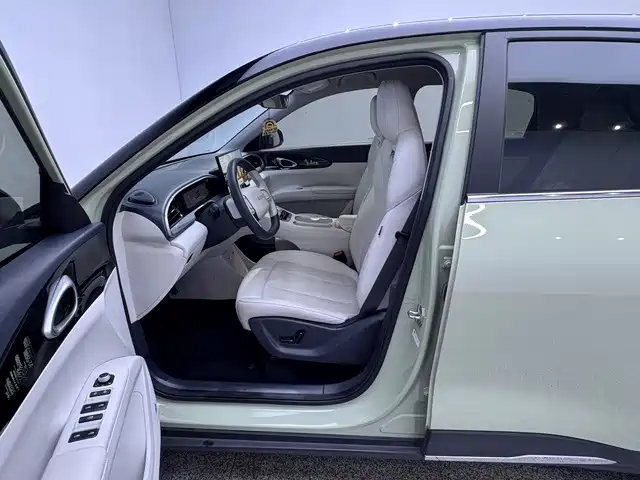 Geely Galaxy Xingyuan 2025 — фото 5