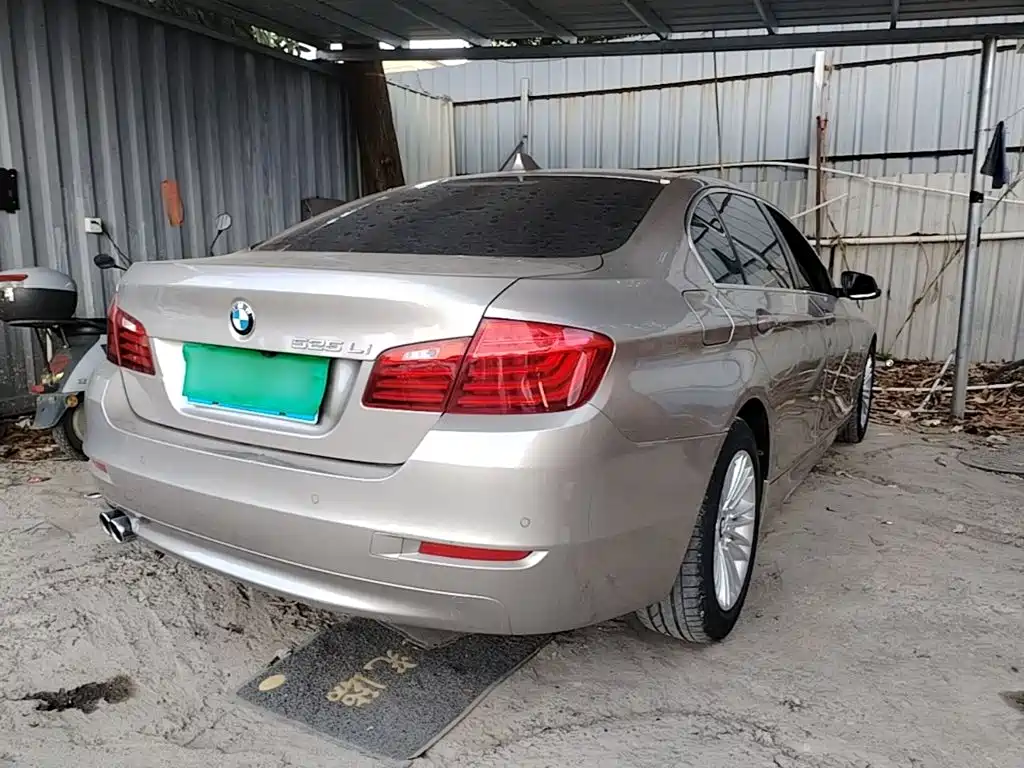 BMW 5 Series — миниатюра 7