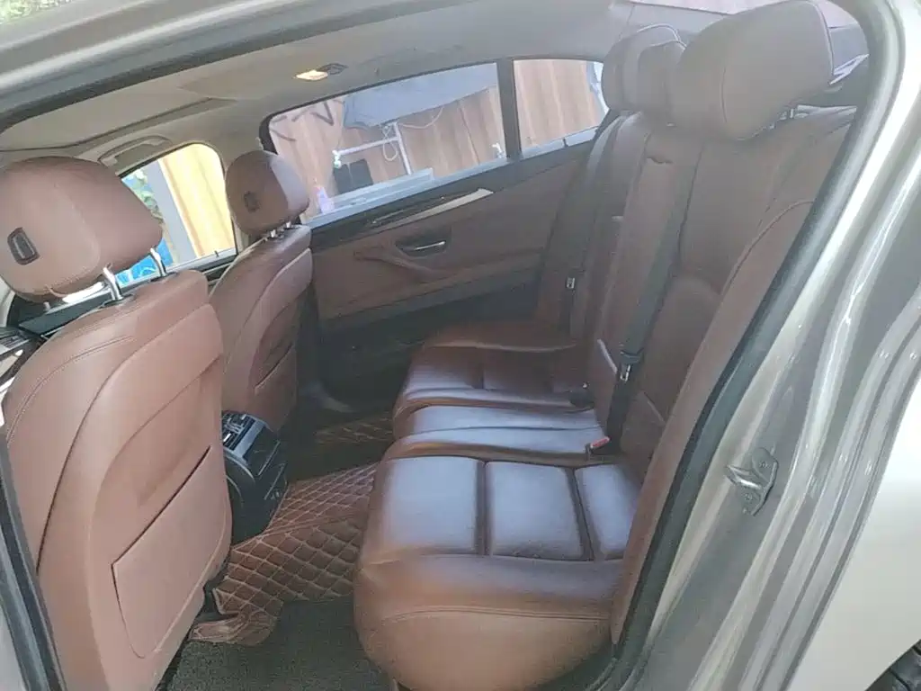 BMW 5 Series — миниатюра 17