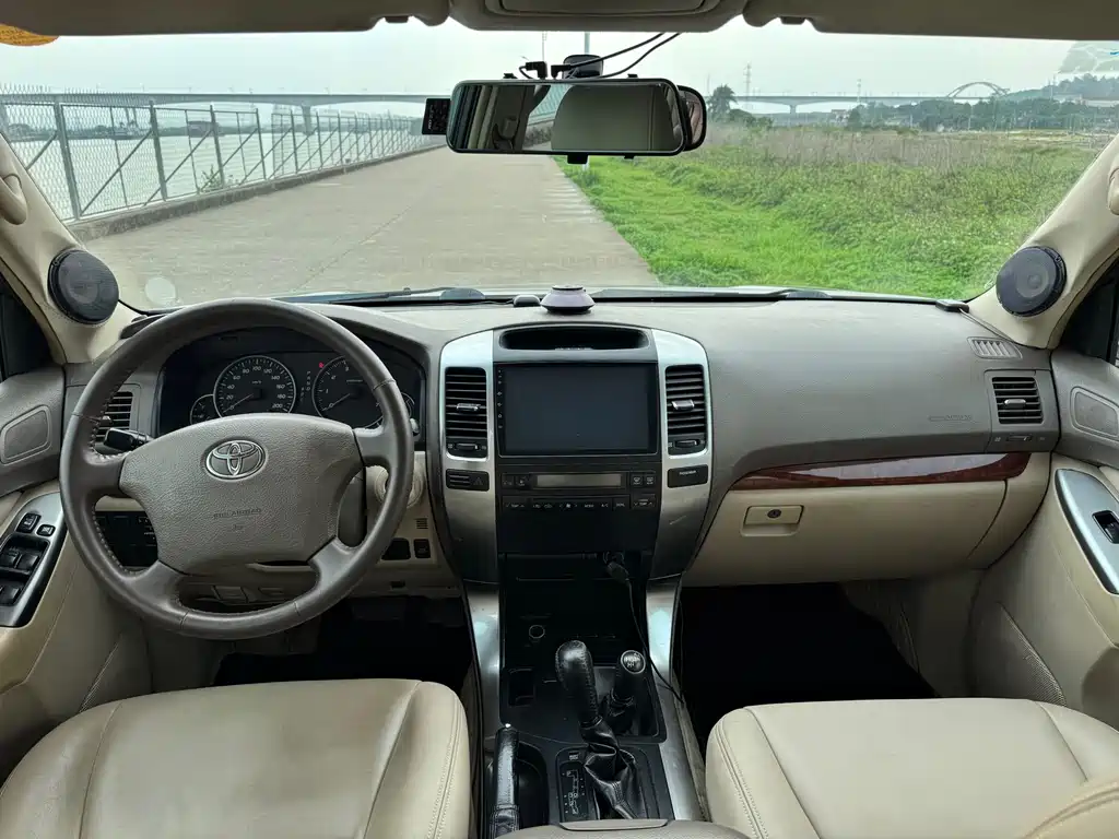 Toyota Land Cruiser Prado 2006 2.7L AT