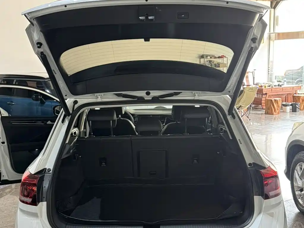 Volkswagen T-Roc — миниатюра 14