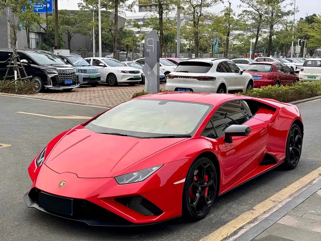 LAMBORGHINI HURACÁN
